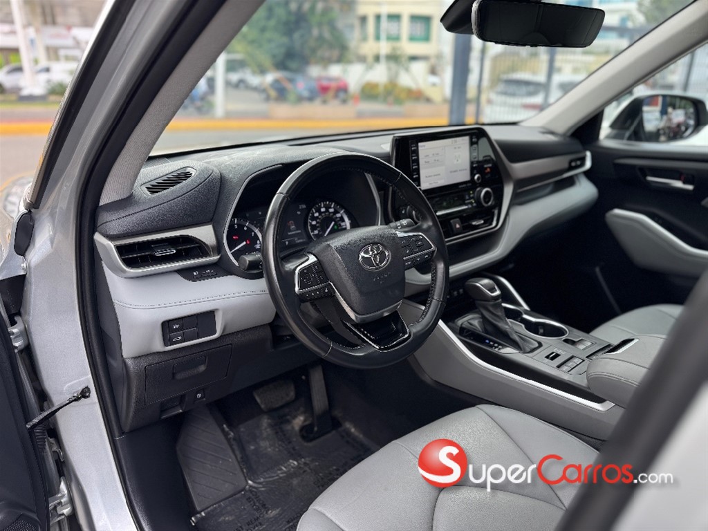 2021 Toyota Highlander XLE — foto 7 / 12