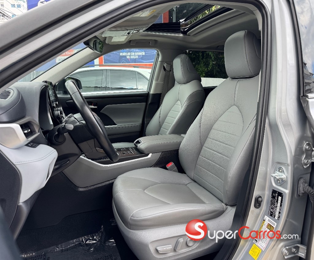 2021 Toyota Highlander XLE — foto 8 / 12