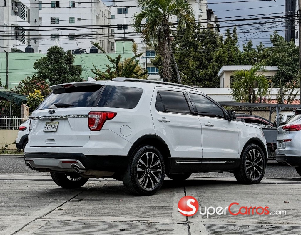 2017 Ford Explorer XLT — foto 2 / 11