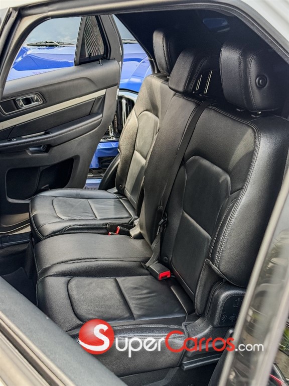 2017 Ford Explorer XLT — foto 4 / 11