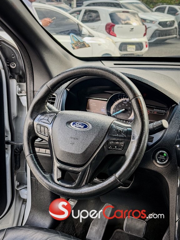 2017 Ford Explorer XLT — foto 5 / 11