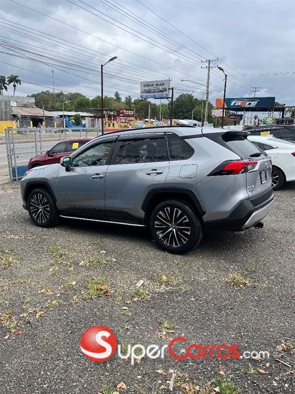 2020 Toyota RAV4 XLE PLUS — foto 6 / 9