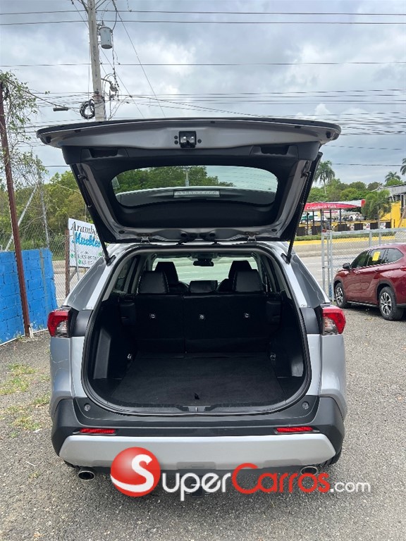 2020 Toyota RAV4 XLE PLUS — foto 8 / 9