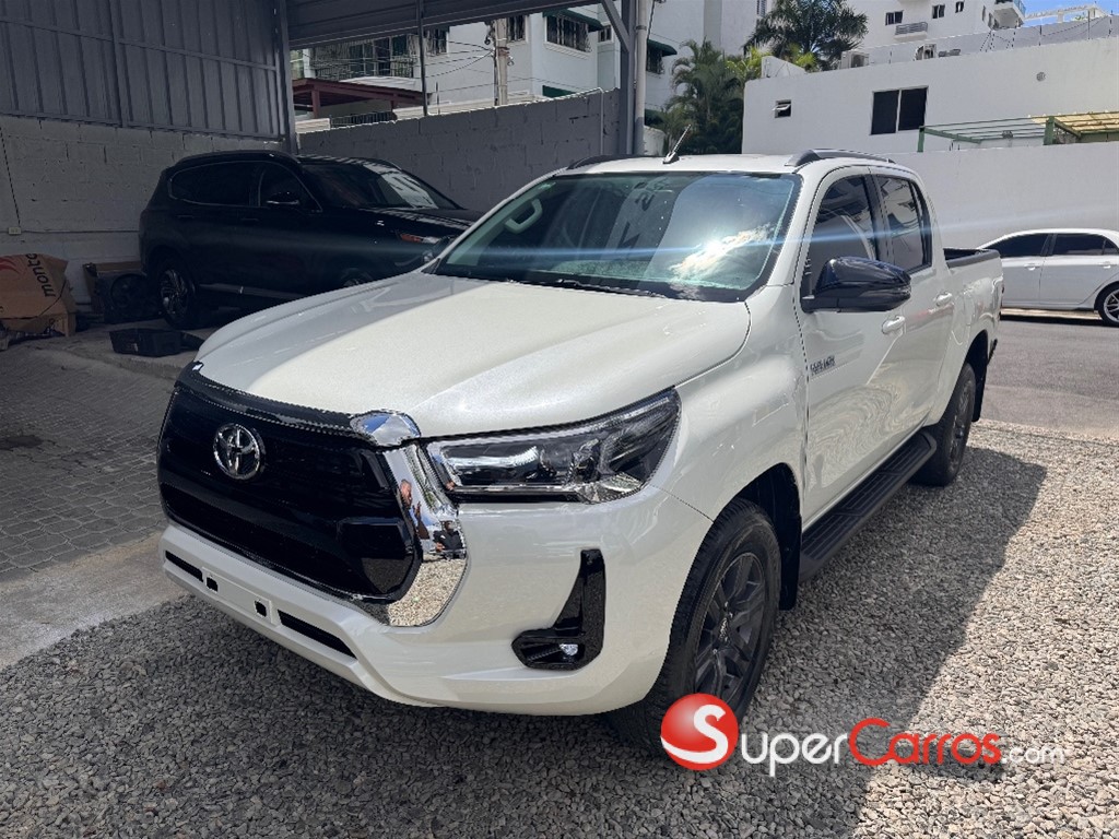 2022 Toyota Hilux SRV