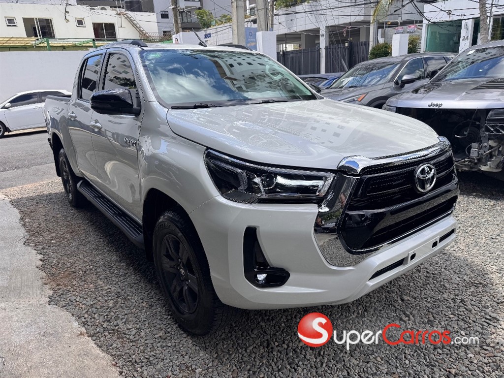 2022 Toyota Hilux SRV — foto 2 / 7