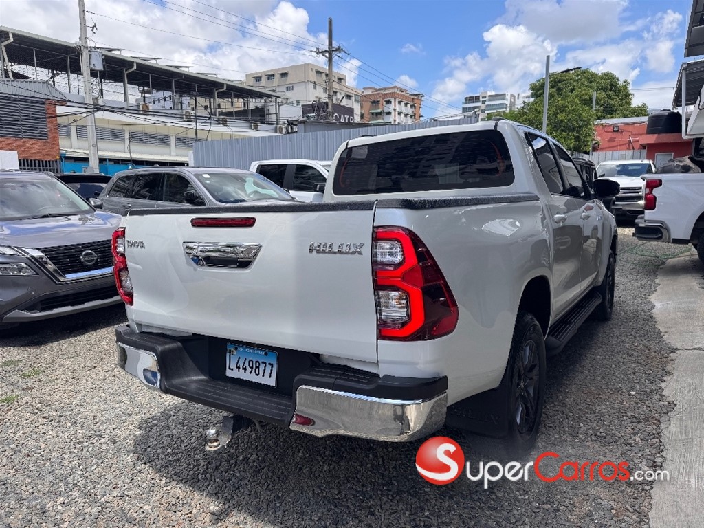 2022 Toyota Hilux SRV — foto 3 / 7