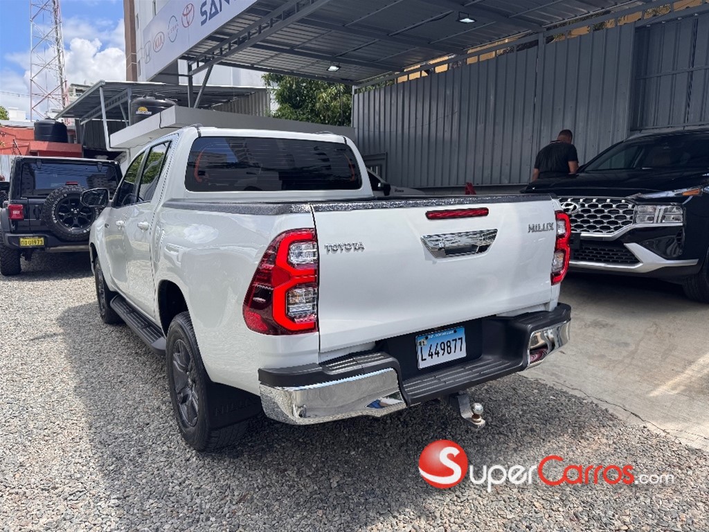 2022 Toyota Hilux SRV — foto 4 / 7