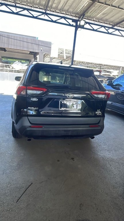 2022 Toyota RAV4 LE PLUS — foto 4 / 4