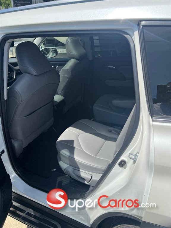 2022 Toyota Highlander XLE — foto 6 / 7