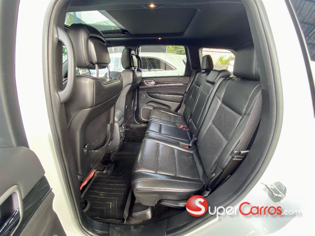 2016 Jeep Grand Cherokee Overland Highaltitude — foto 8 / 12