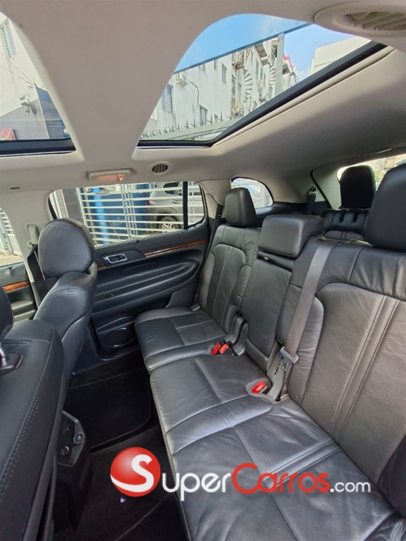 2016 Lincoln MKT — foto 2 / 10