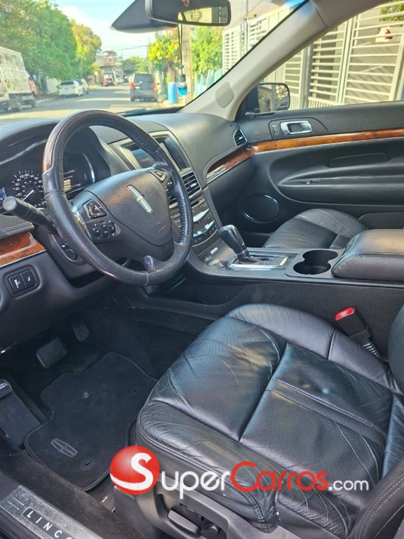 2016 Lincoln MKT — foto 4 / 10