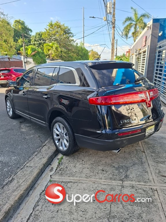 2016 Lincoln MKT — foto 5 / 10