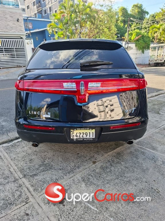2016 Lincoln MKT — foto 8 / 10