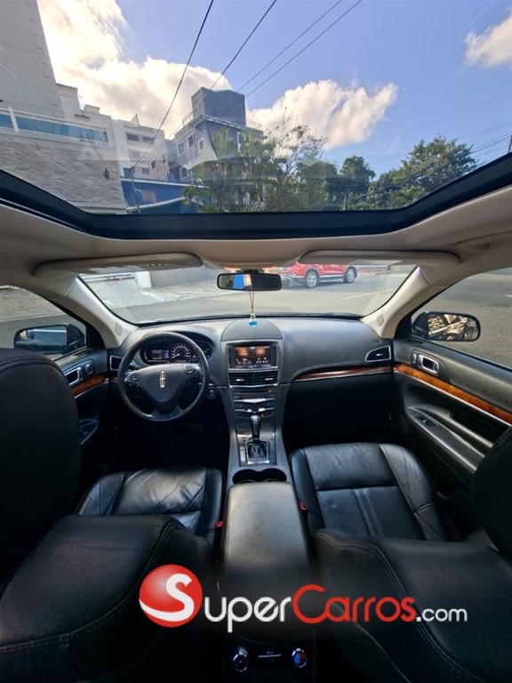 2016 Lincoln MKT — foto 9 / 10