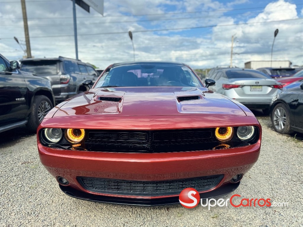 2021 Dodge Challenger SXT — foto 2 / 11
