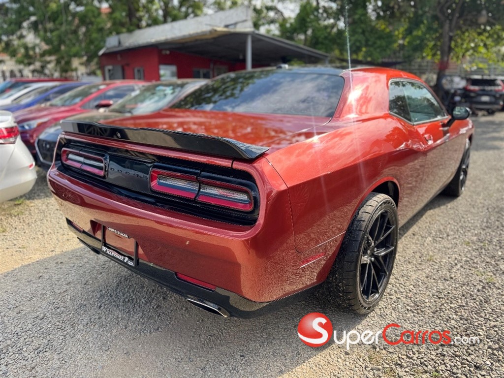 2021 Dodge Challenger SXT — foto 4 / 11