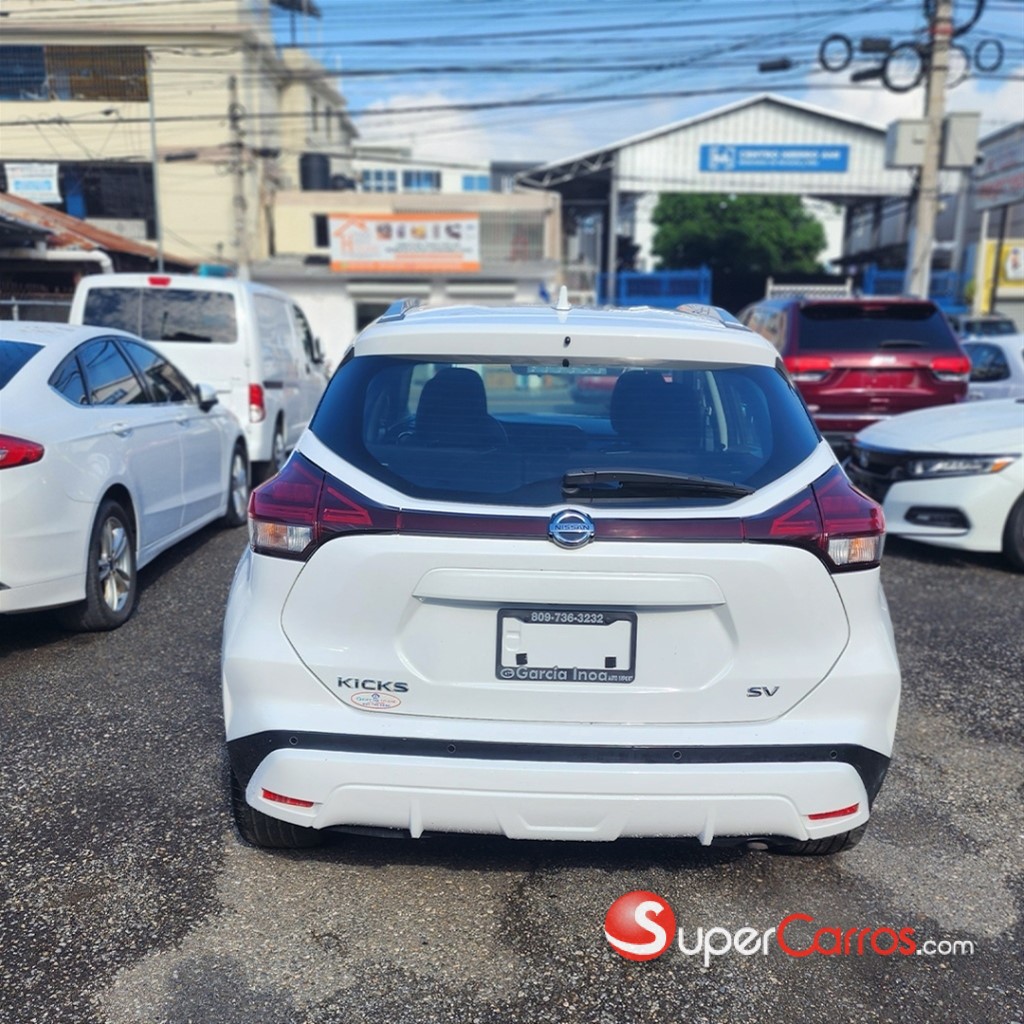 2021 Nissan Kicks SV — foto 6 / 12