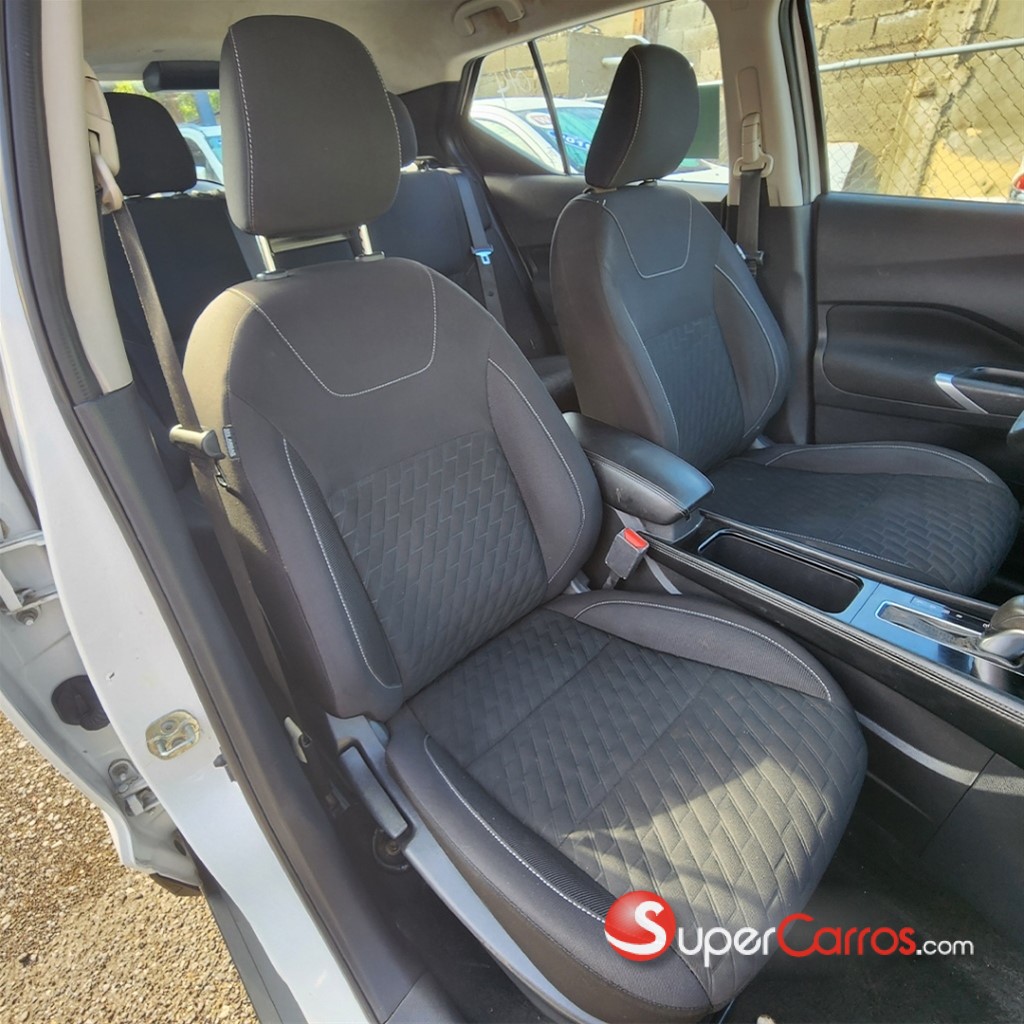 2021 Nissan Kicks SV — foto 8 / 12