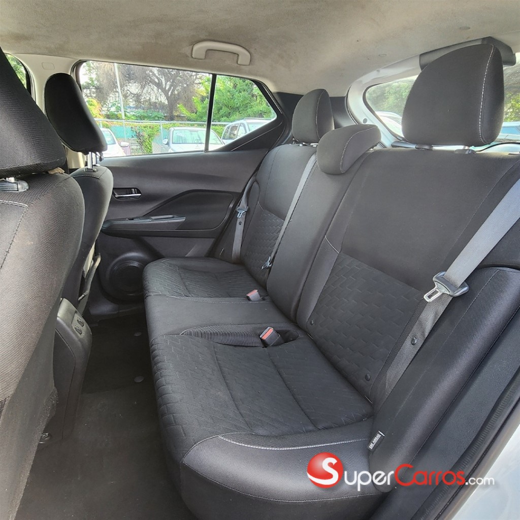2021 Nissan Kicks SV — foto 10 / 12