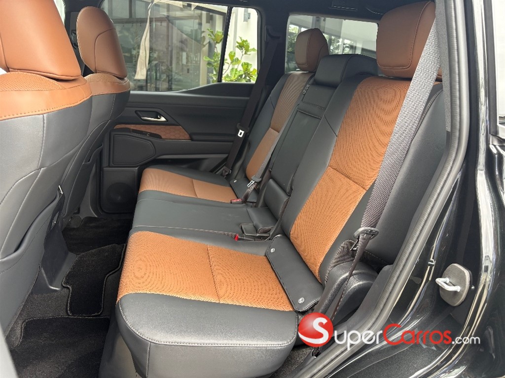 2026 Lexus GX 550 Premium — foto 8 / 10