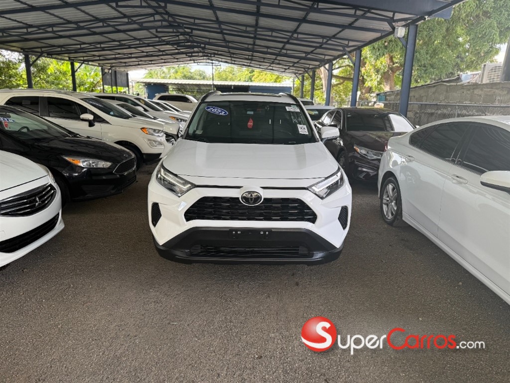 2023 Toyota RAV4 XLE