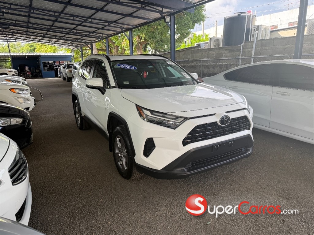2023 Toyota RAV4 XLE — foto 2 / 10