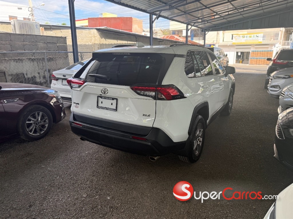 2023 Toyota RAV4 XLE — foto 6 / 10
