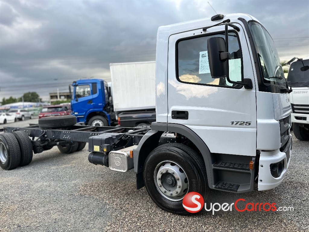 2024 Mercedes-Benz Atego 1725 — foto 2 / 12