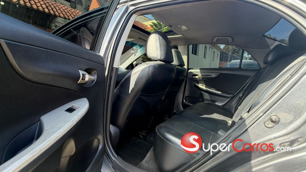 2010 Toyota Corolla S — foto 8 / 9