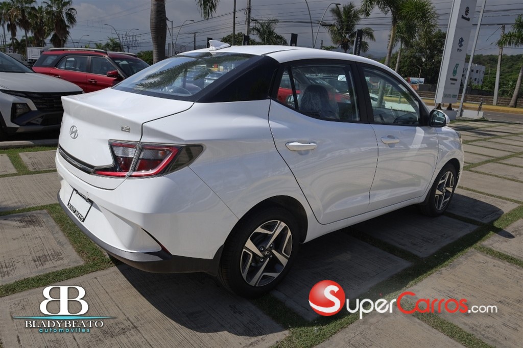 2026 Hyundai Grand I 10 Sedan — foto 10 / 12