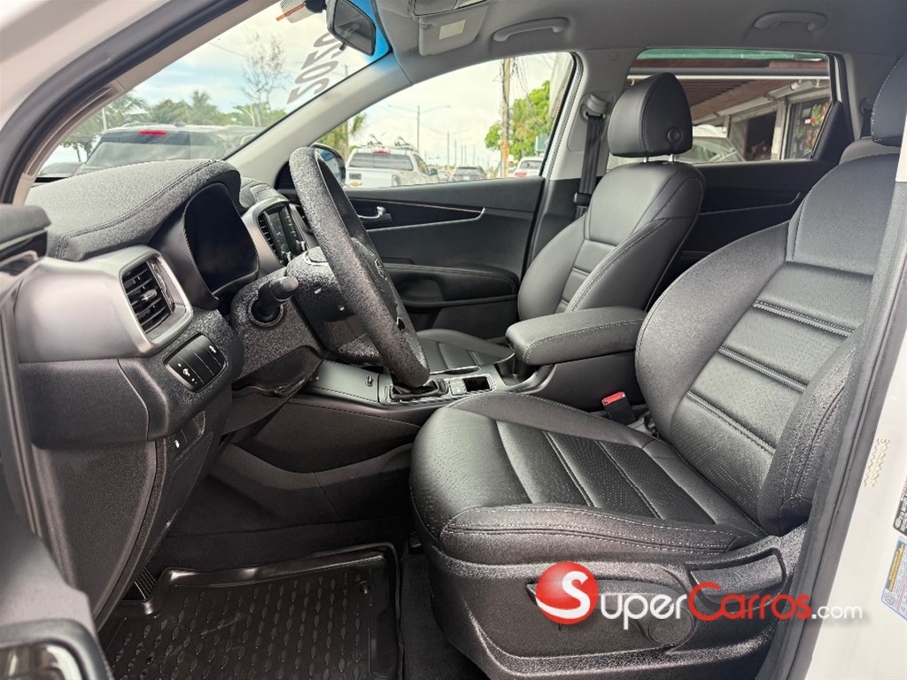 2020 Kia Sorento LX — foto 7 / 12