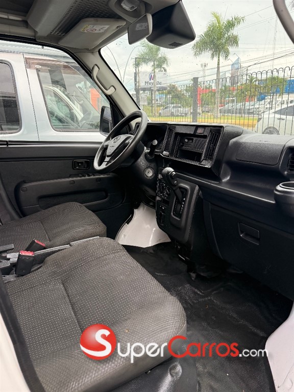 2020 Daihatsu Hijet Minivan — foto 7 / 11