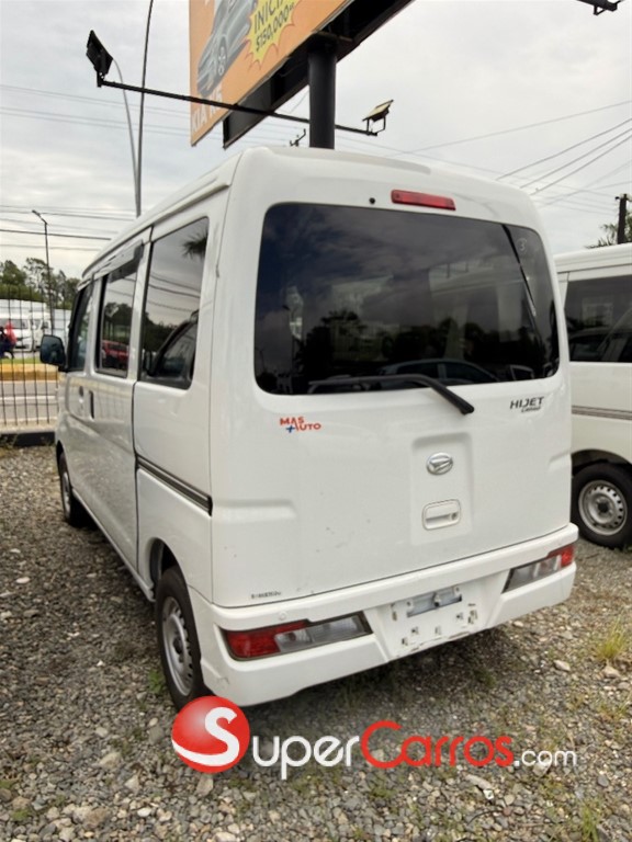 2020 Daihatsu Hijet Minivan — foto 9 / 11