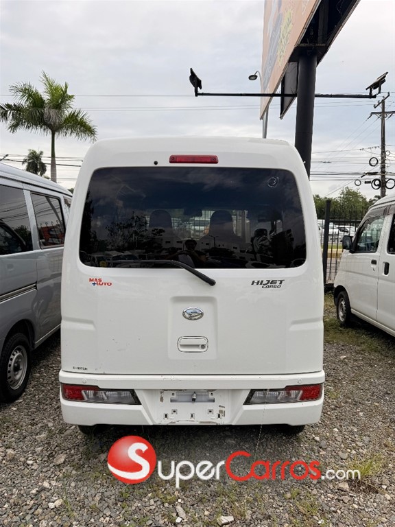 2020 Daihatsu Hijet Minivan — foto 10 / 11