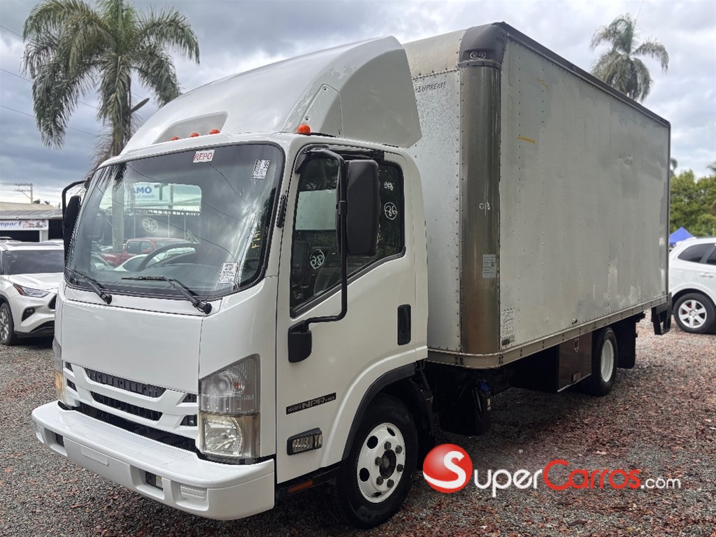 2017 Isuzu NPR 16 pies