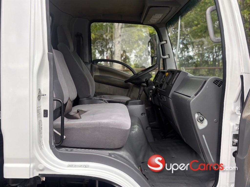 2017 Isuzu NPR 16 pies — foto 5 / 7