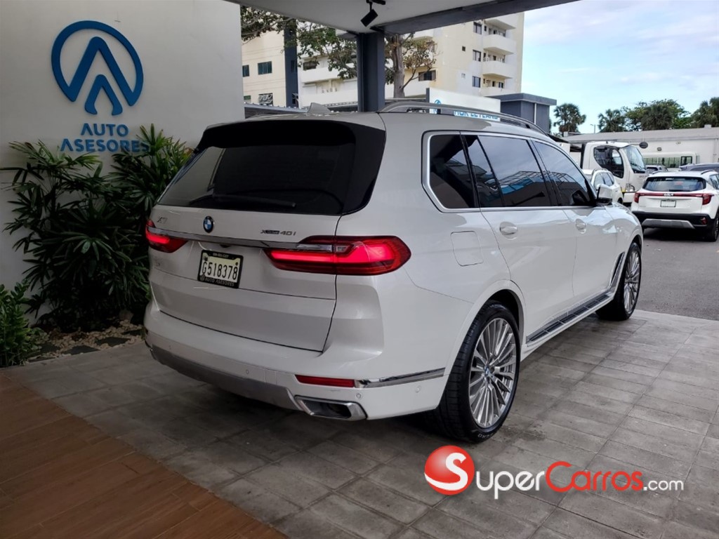 2021 BMW X 7 XDRIVE 40i — foto 7 / 12
