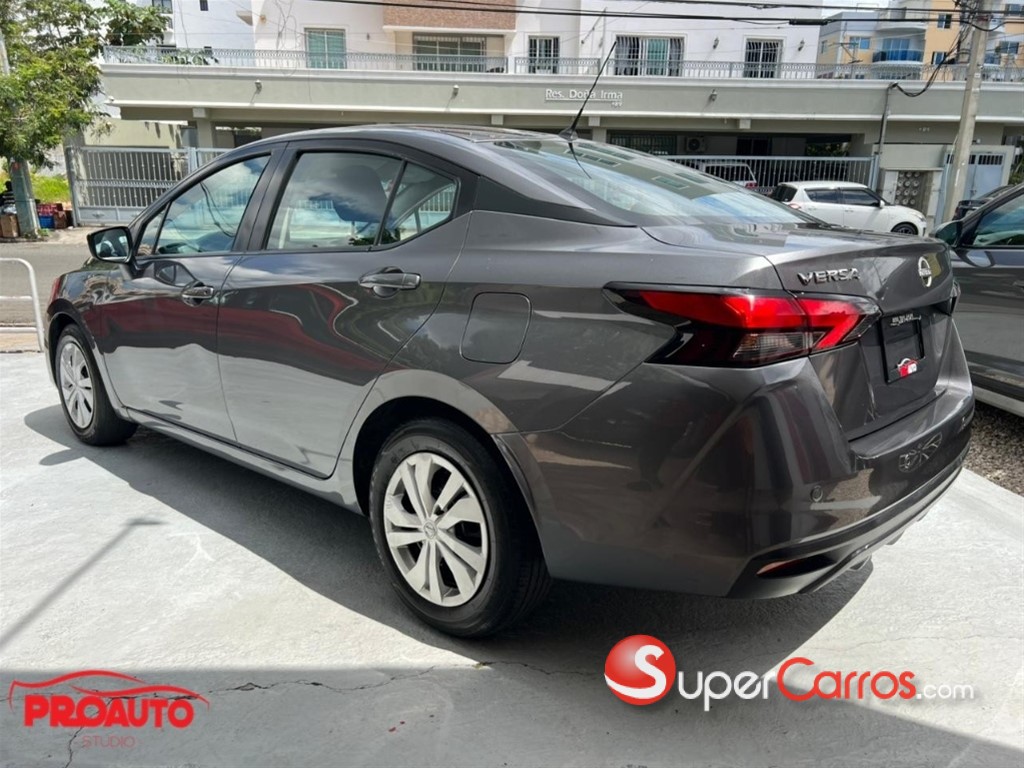 2024 Nissan Versa Advance — foto 4 / 10