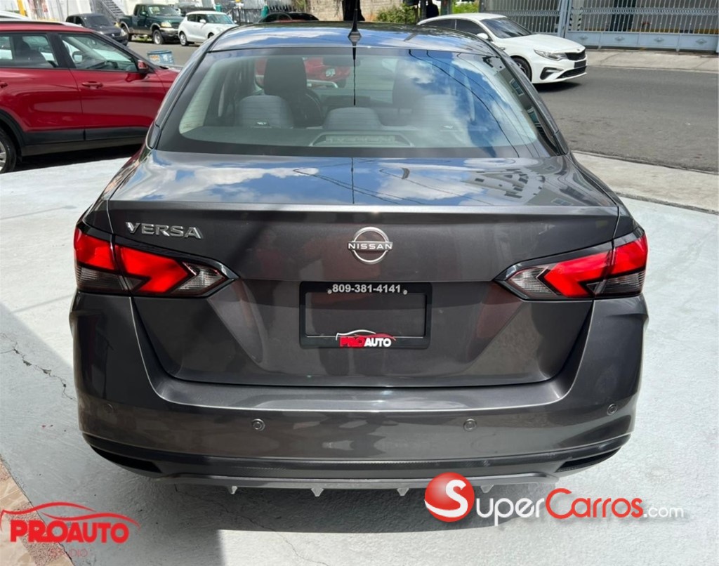 2024 Nissan Versa Advance — foto 5 / 10