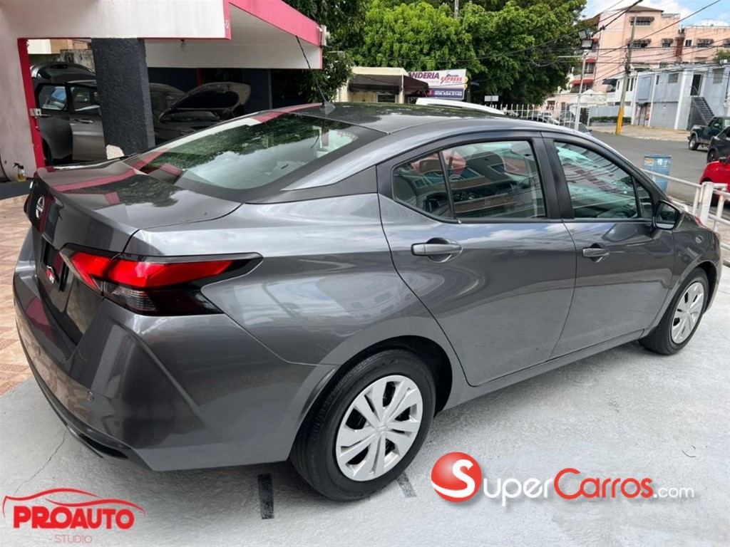 2024 Nissan Versa Advance — foto 6 / 10