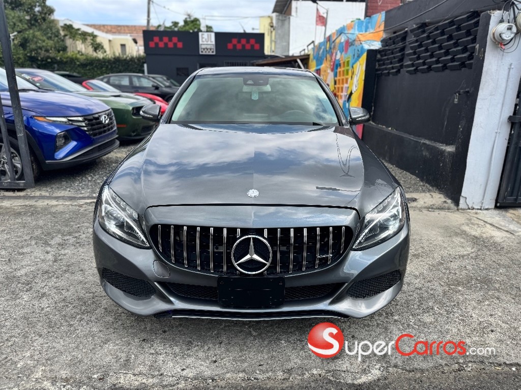 2017 Mercedes-Benz Clase C 300 4 Matic — foto 3 / 12