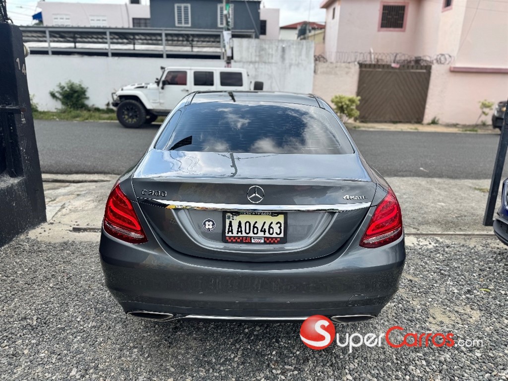 2017 Mercedes-Benz Clase C 300 4 Matic — foto 6 / 12