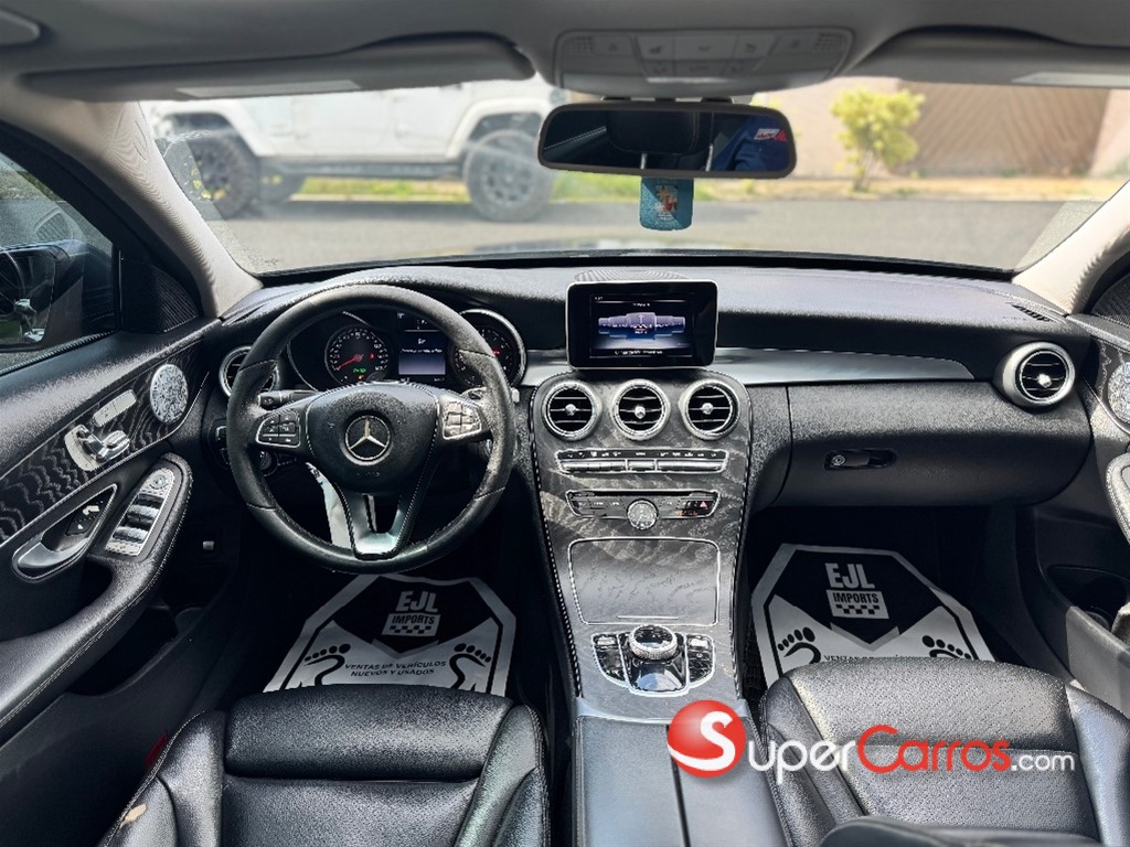 2017 Mercedes-Benz Clase C 300 4 Matic — foto 8 / 12