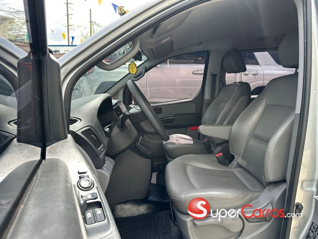 2020 Hyundai Grand Starex — foto 10 / 12