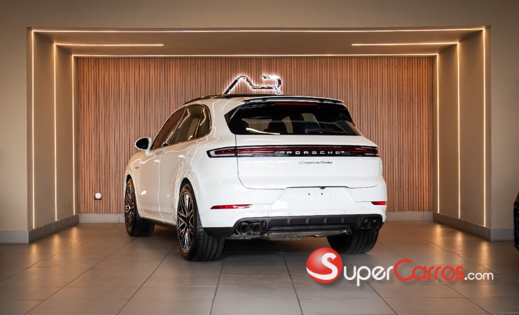 2024 Porsche Cayenne Turbo — foto 5 / 12