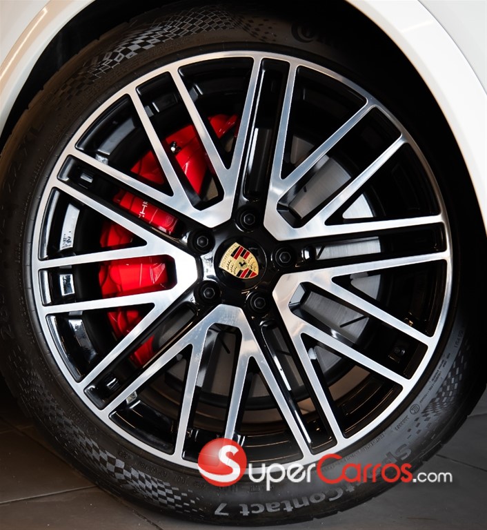 2024 Porsche Cayenne Turbo — foto 6 / 12