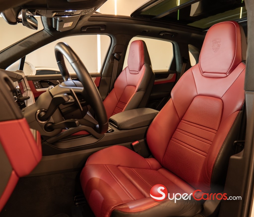 2024 Porsche Cayenne Turbo — foto 8 / 12
