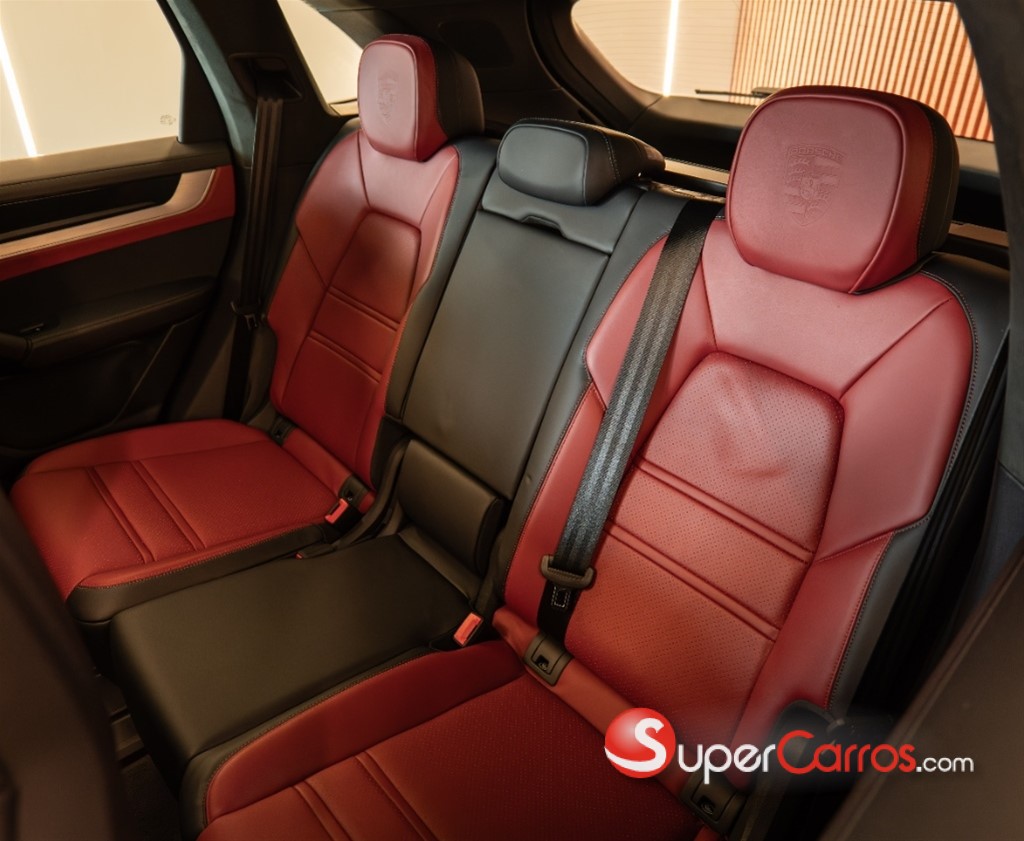 2024 Porsche Cayenne Turbo — foto 9 / 12