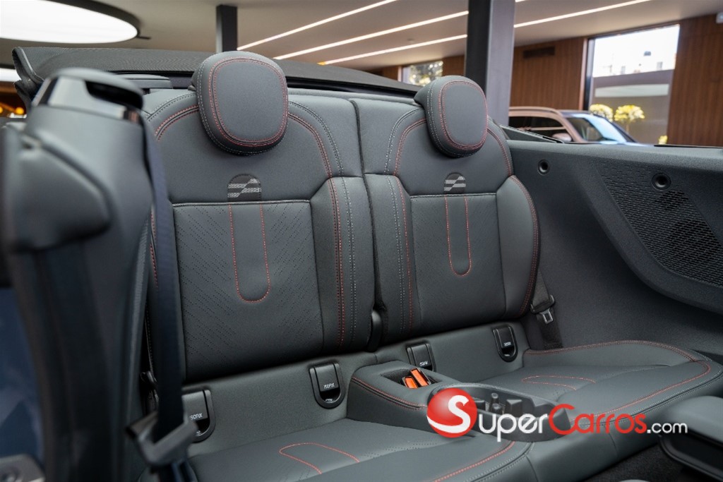 2026 Mini Cooper JCW Convertible — foto 5 / 12